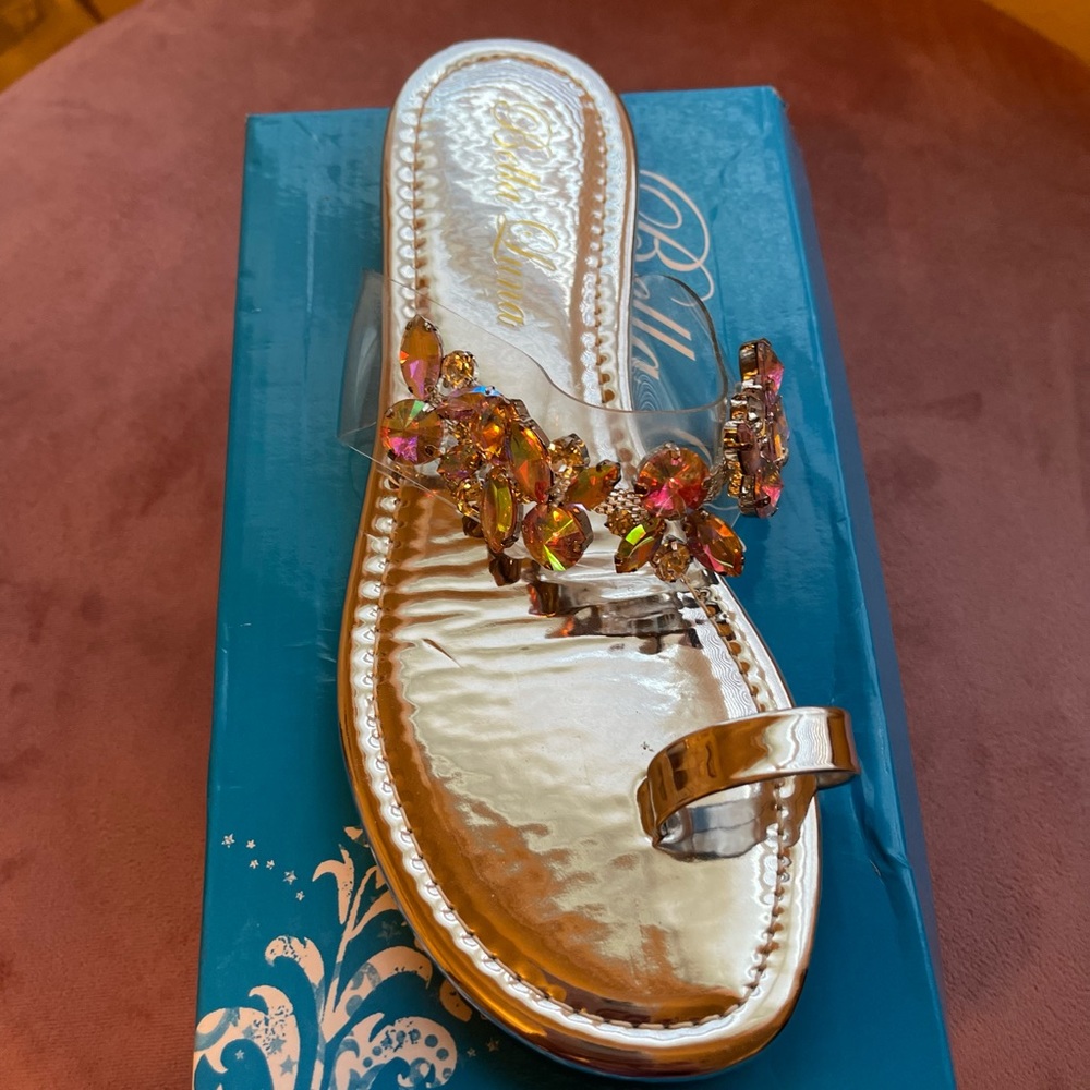 New Womens- silver sandal with jewels iridescent, Size 8